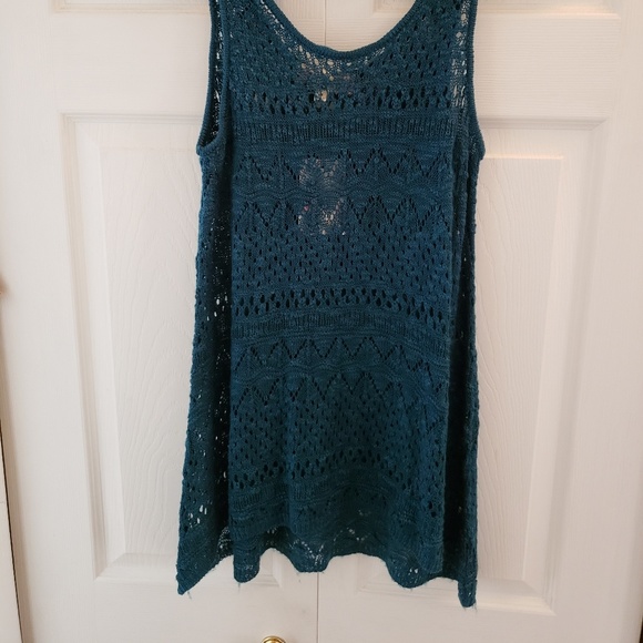 High/Low Tank Top - Picture 2 of 3